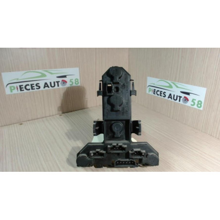 Platine feu arriere droit VOLKSWAGEN  d’occasion