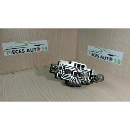 Platine feu arriere droit VOLKSWAGEN COUPE d’occasion