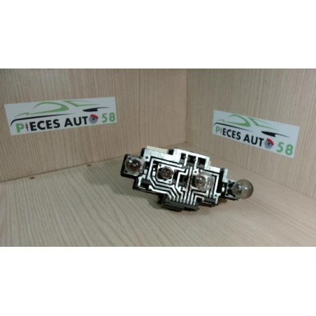 Platine feu arriere droit VOLKSWAGEN COUPE d’occasion