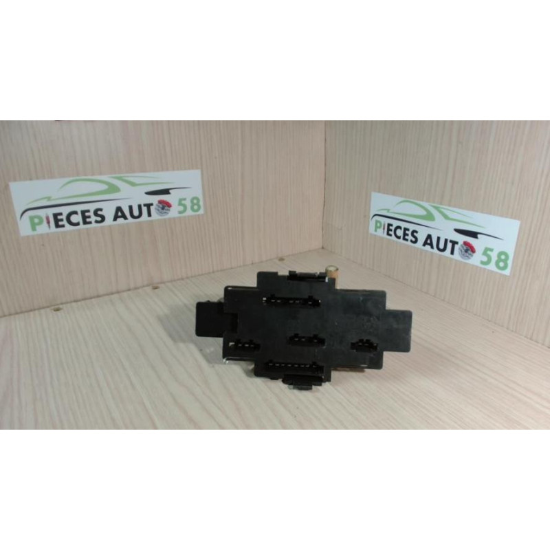 Platine feu arriere droit VOLKSWAGEN COUPE d’occasion