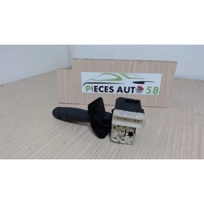 Commodo d'essuie glaces RENAULT CLIO 2 PHASE 1 d’occasion