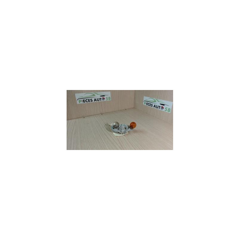 Platine feu arriere droit FORD MONDEO 3 PHASE 1 d’occasion