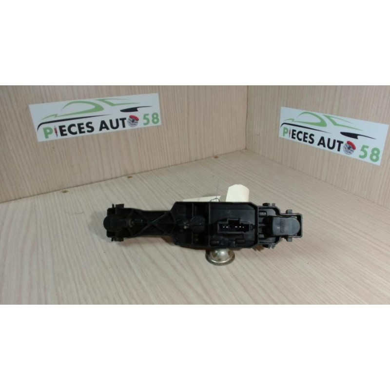 Platine feu arriere droit DACIA SANDERO 1 d’occasion