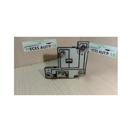 Platine feu arriere droit FORD FIESTA 4 PHASE 1 d’occasion