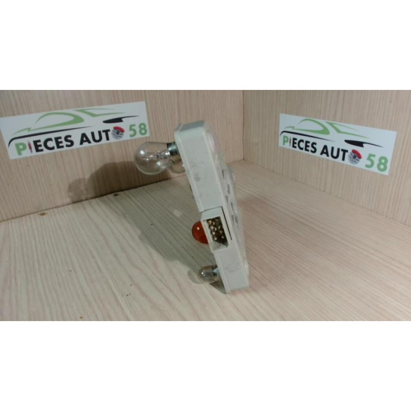 Platine feu arriere gauche MERCEDES 2.2 I 150 16V d’occasion