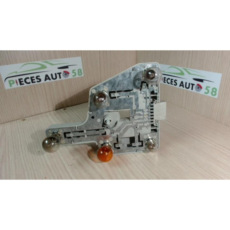 Platine feu arriere gauche MERCEDES 2.2 I 150 16V d’occasion