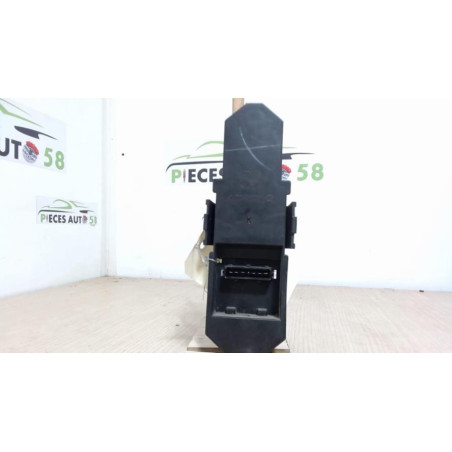 Platine feu arriere droit FORD MONDEO 1 PHASE 2 BREAK d’occasion