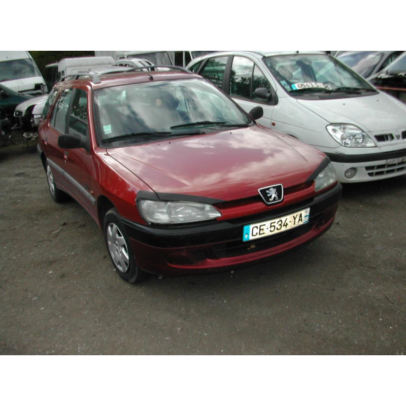 Platine feu arriere gauche PEUGEOT 306 BREAK d’occasion