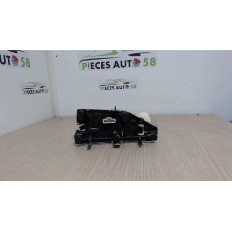 Platine feu arriere droit PEUGEOT  d’occasion