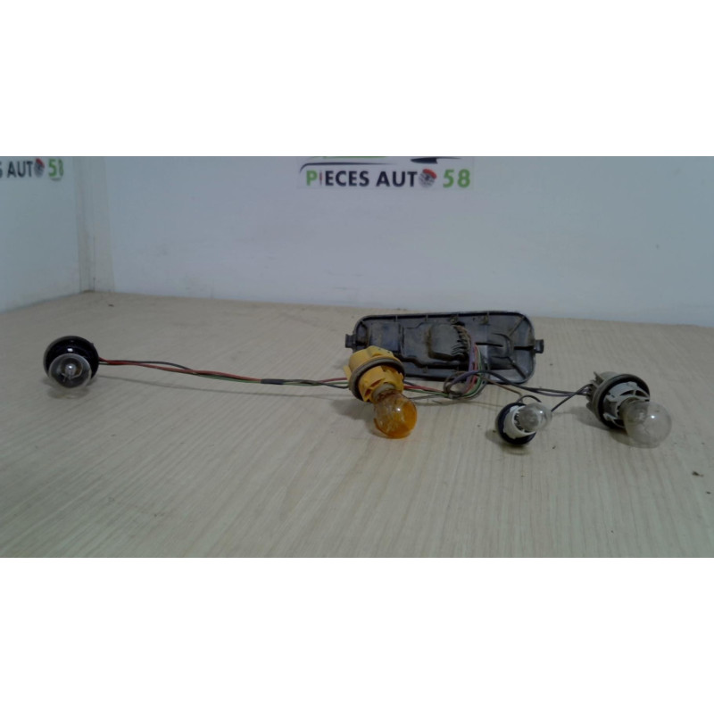 Platine feu arriere droit FORD FIESTA 5 PHASE 2 d’occasion