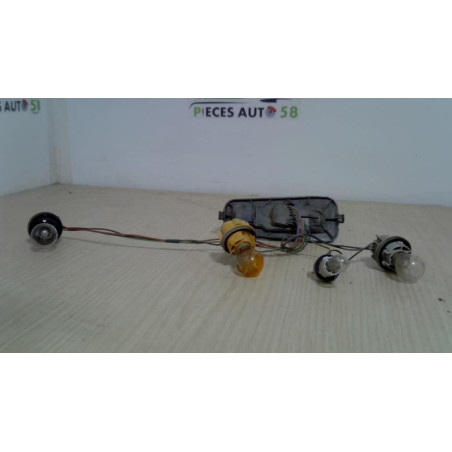 Platine feu arriere droit FORD FIESTA 5 PHASE 2 d’occasion