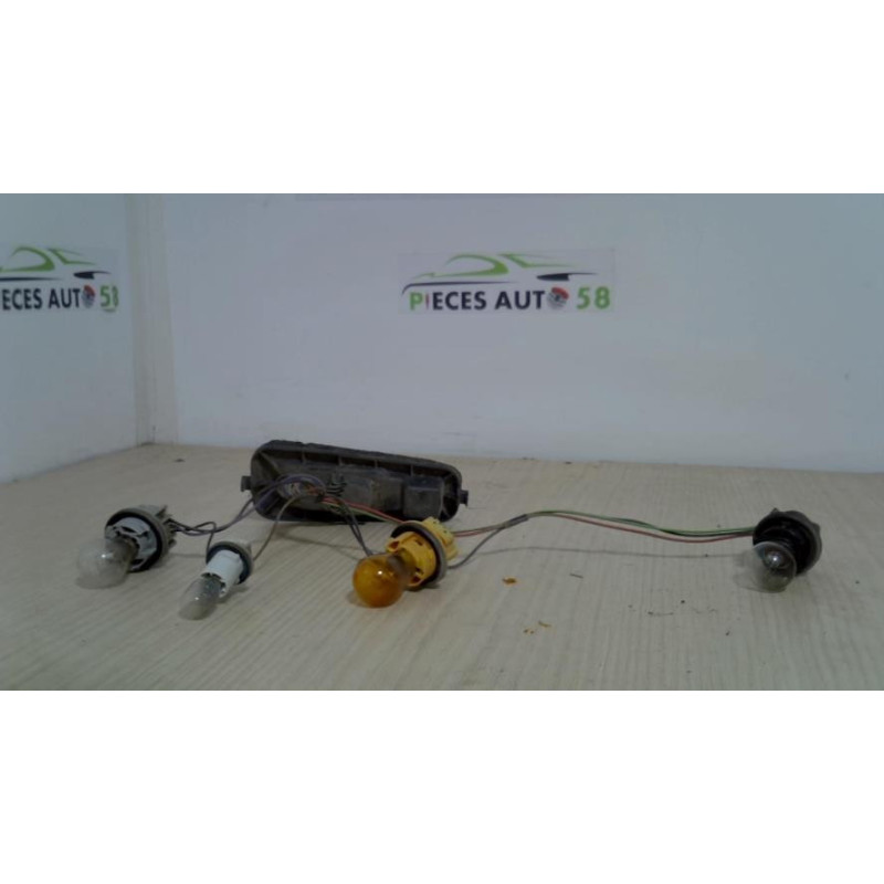 Platine feu arriere gauche FORD FIESTA 5 PHASE 2 d’occasion