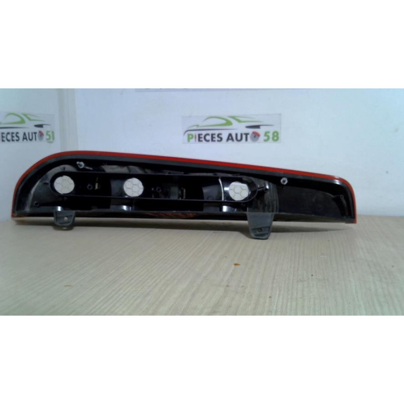 Feu arriere principal droit (feux) FORD FOCUS 2 PHASE 2 BREAK d’occasion