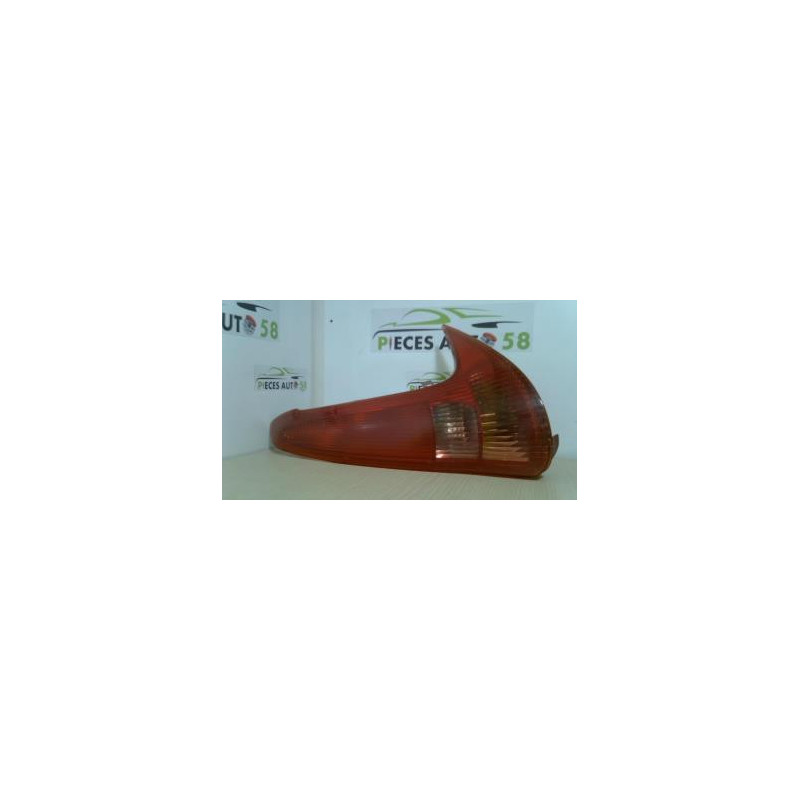 Feu arriere principal droit (feux) PEUGEOT 206 PHASE 2 BREAK d’occasion