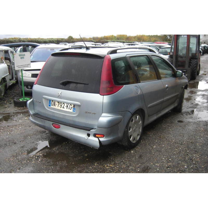 Feu arriere principal droit (feux) PEUGEOT 206 PHASE 2 BREAK d’occasion