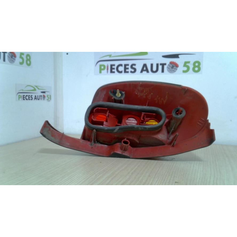 Feu arriere principal droit (feux) PEUGEOT 306 BREAK d’occasion