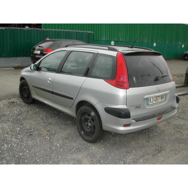 Feu arriere principal gauche (feux) PEUGEOT 206 PHASE 1 BREAK d’occasion