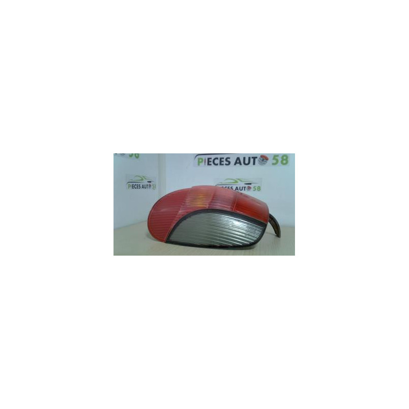 Feu arriere principal gauche (feux) PEUGEOT 306 BREAK d’occasion