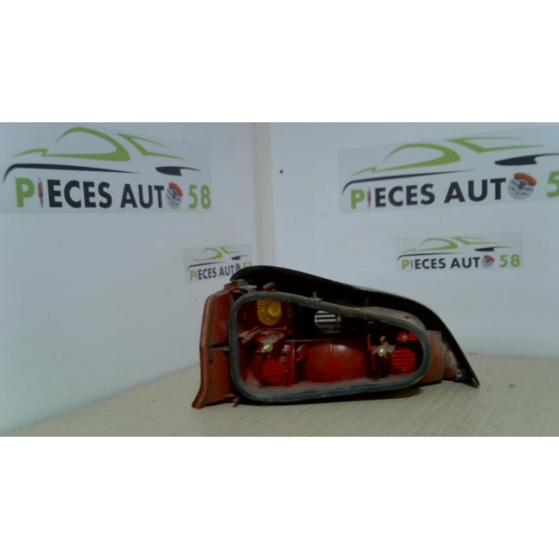 Feu arriere principal droit (feux) PEUGEOT 106 PHASE 2 d’occasion