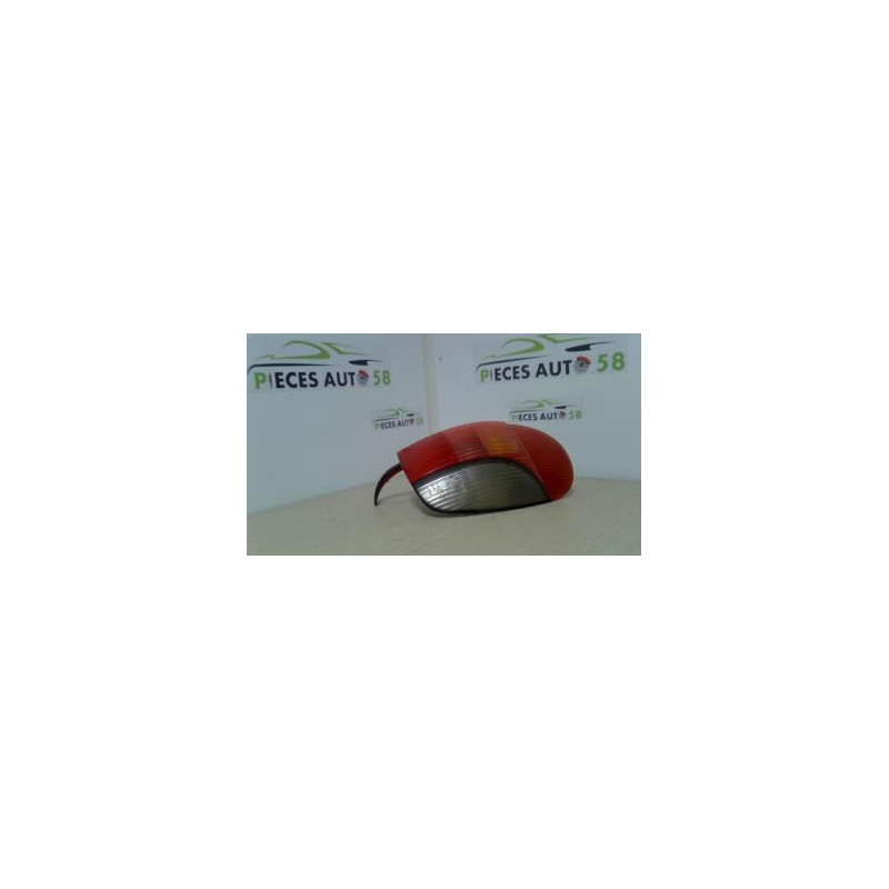 Feu arriere principal droit (feux) PEUGEOT 306 BREAK d’occasion