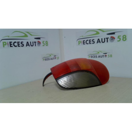 Feu arriere principal droit (feux) PEUGEOT 306 BREAK d’occasion