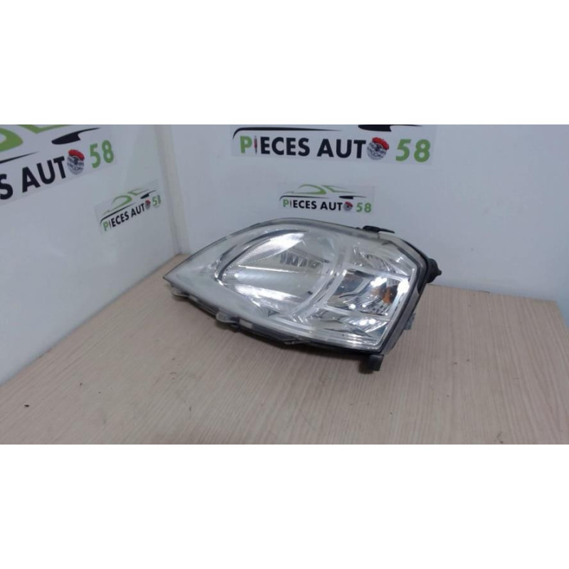Optique avant principal gauche (feux)(phare) DACIA LOGAN MCV 1 PHASE 1 BREAK d’occasion