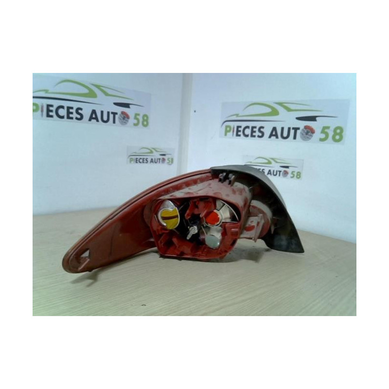Feu arriere principal droit (feux) PEUGEOT 206 PHASE 2 CABRIOLET d’occasion