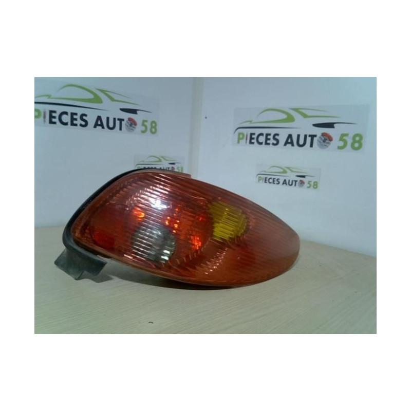 Feu arriere principal droit (feux) PEUGEOT 206 PHASE 2 CABRIOLET d’occasion