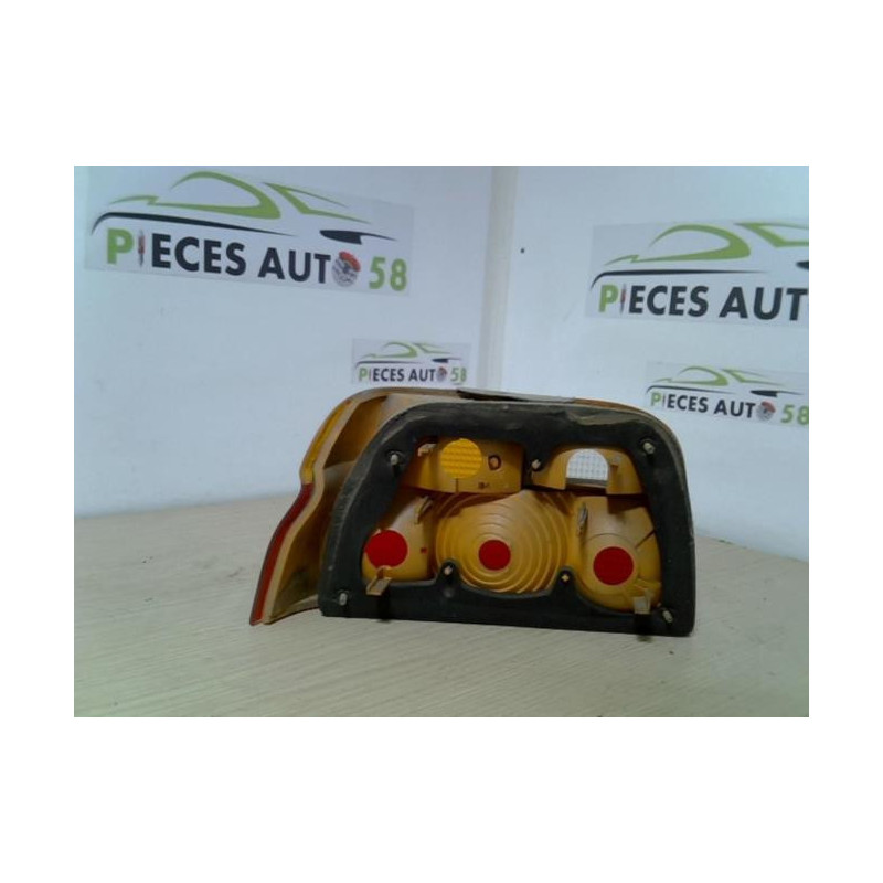 Feu arriere principal droit (feux) FORD  d’occasion