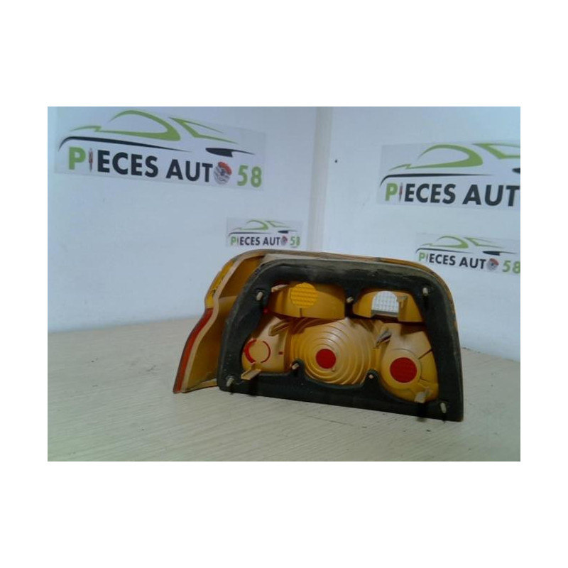 Feu arriere principal droit (feux) FORD  d’occasion