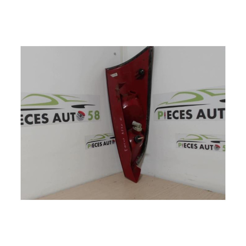 Feu arriere principal gauche (feux) FORD FOCUS 1 d’occasion