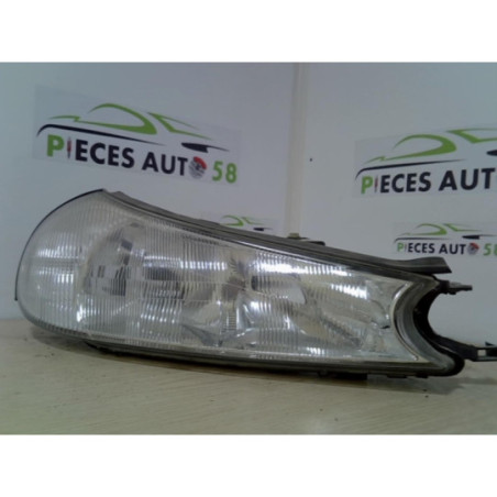 Optique avant principal droit (feux)(phare) FORD 1.8 TD d’occasion