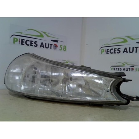 Optique avant principal droit (feux)(phare) FORD 1.8 TD d’occasion