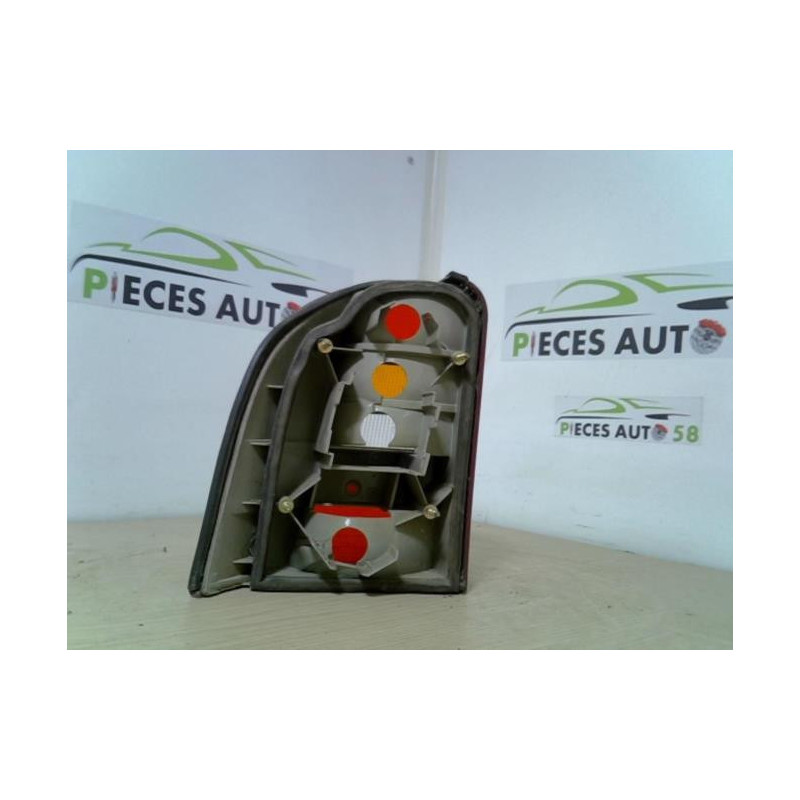 Feu arriere principal droit (feux) FORD MONDEO 1 PHASE 2 BREAK d’occasion