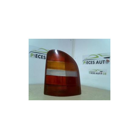 Feu arriere principal droit (feux) FORD 1.8 TD d’occasion