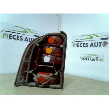 Feu arriere principal droit (feux) FORD 1.8 TD d’occasion