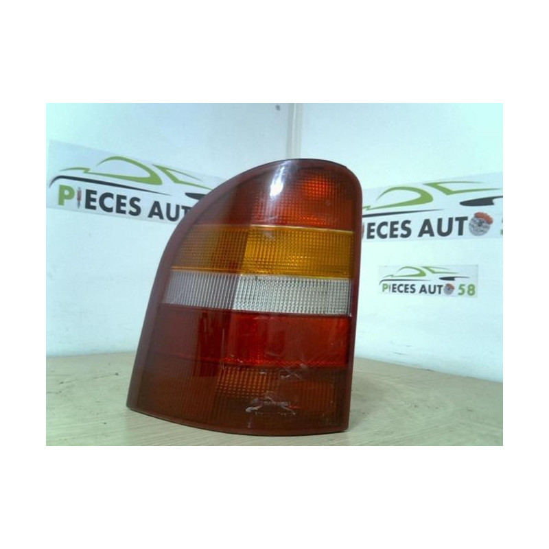 Feu arriere principal gauche (feux) FORD 1.8 TD d’occasion