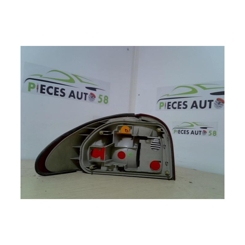 Feu arriere principal droit (feux) FORD MONDEO 1 PHASE 1 d’occasion