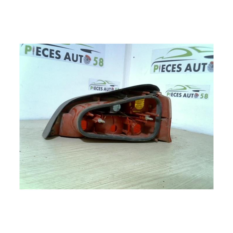 Feu arriere principal gauche (feux) PEUGEOT 106 PHASE 2 d’occasion