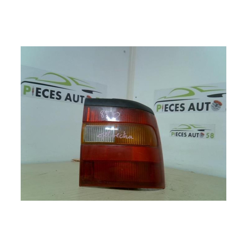 Feu arriere principal droit (feux) OPEL VECTRA A PHASE 2 d’occasion