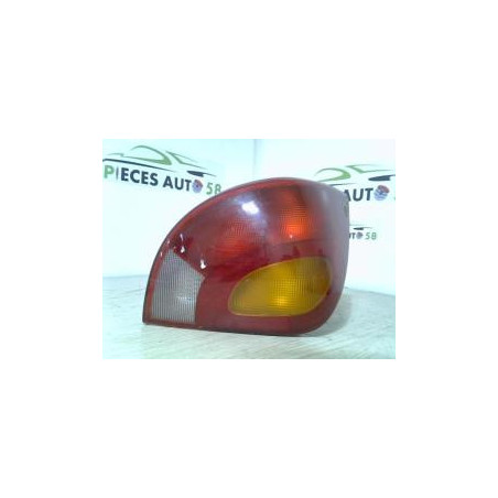 Feu arriere principal droit (feux) FORD FIESTA 4 PHASE 1 d’occasion
