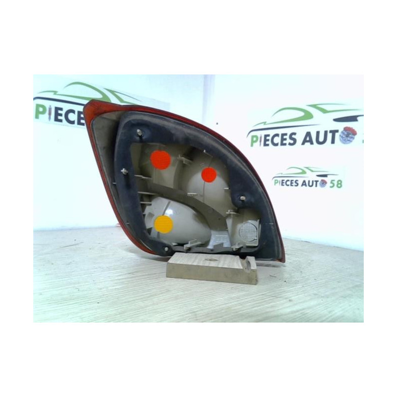 Feu arriere principal droit (feux) FORD FIESTA 4 PHASE 1 d’occasion