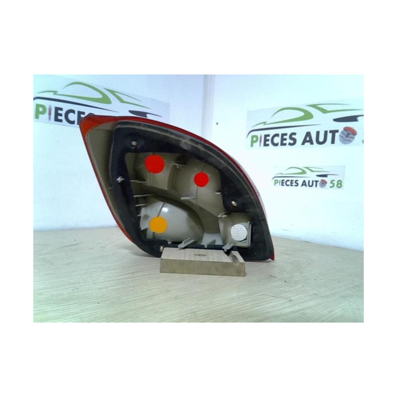 Feu arriere principal droit (feux) FORD FIESTA 4 PHASE 2 d’occasion