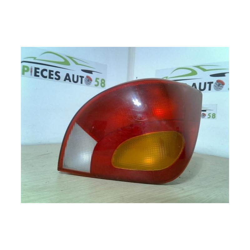 Feu arriere principal droit (feux) FORD FIESTA 4 PHASE 2 d’occasion