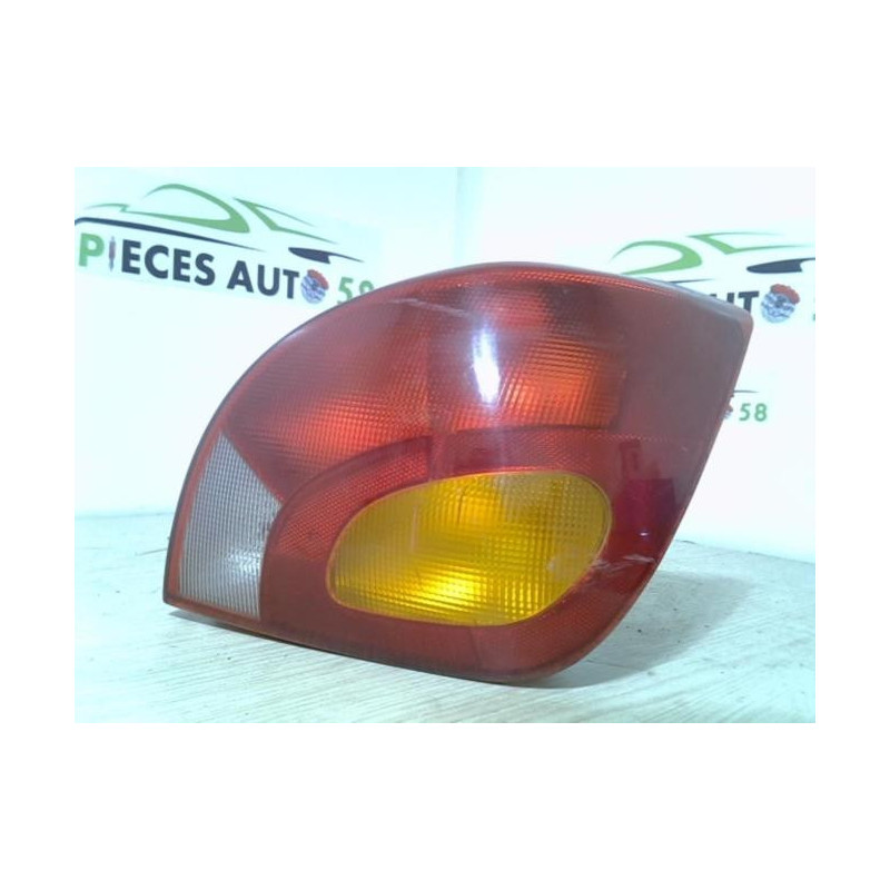 Feu arriere principal droit (feux) FORD FIESTA 4 PHASE 1 d’occasion