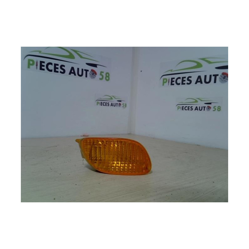 Optique avant secondaire droit (feux)(clignotant) FORD  d’occasion
