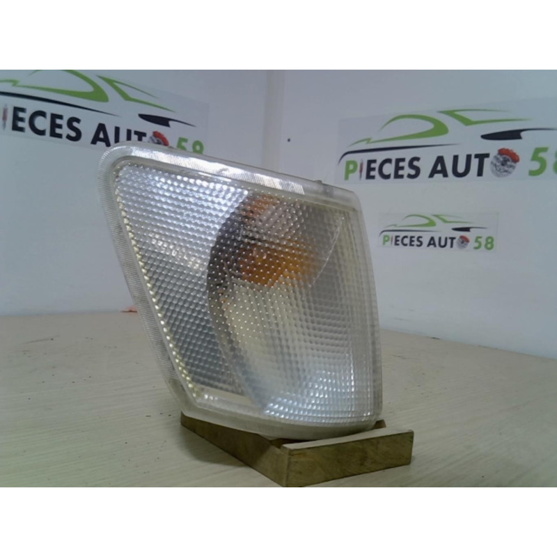 Optique avant secondaire droit (feux)(clignotant) FORD  d’occasion
