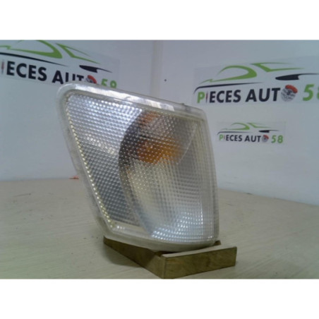 Optique avant secondaire droit (feux)(clignotant) FORD  d’occasion