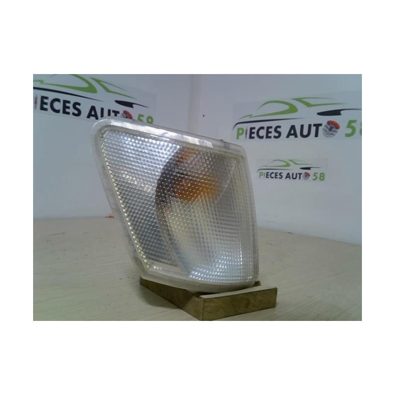 Optique avant secondaire droit (feux)(clignotant) FORD  d’occasion