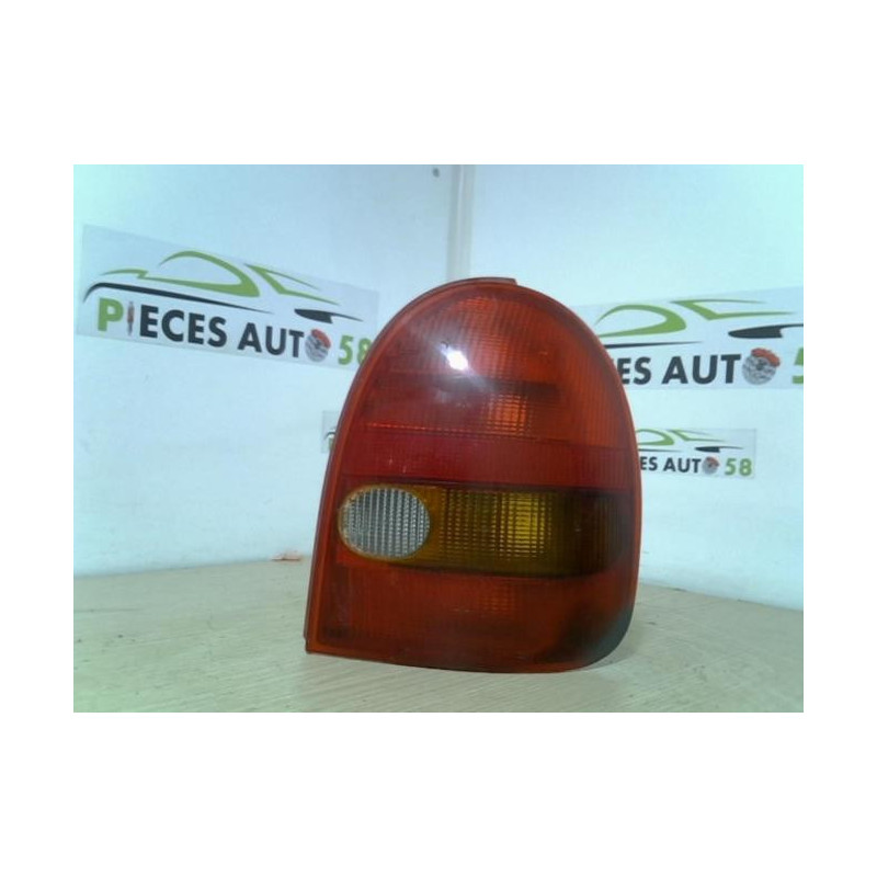 Feu arriere principal droit (feux) OPEL CORSA B PHASE 1 d’occasion